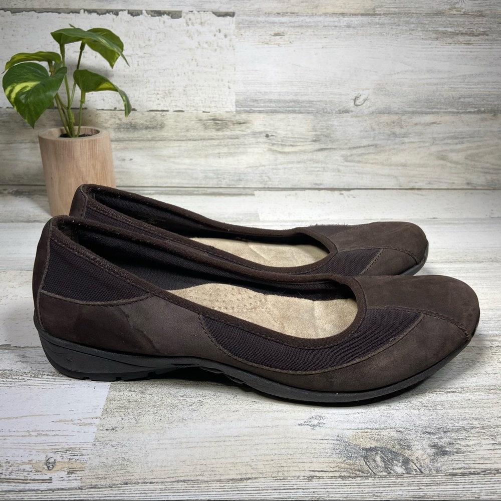 Liz Claiborne Suede Brown Flats